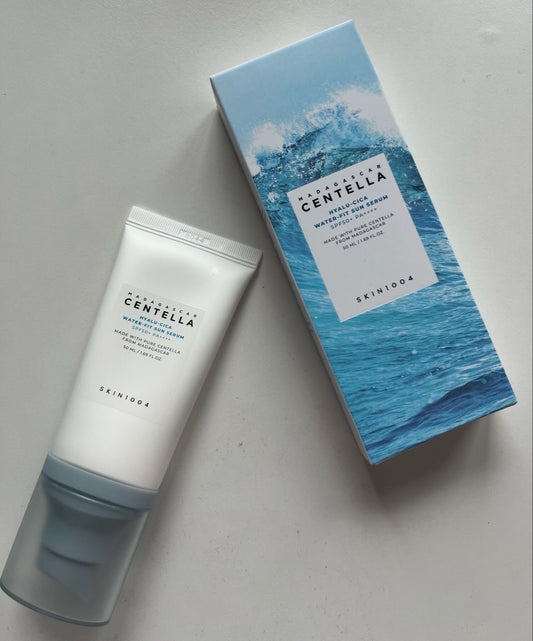 MADAGASCAR CENTELLA
HYALU-CICA
WATER-FIT SUN SERUM
SPF50+